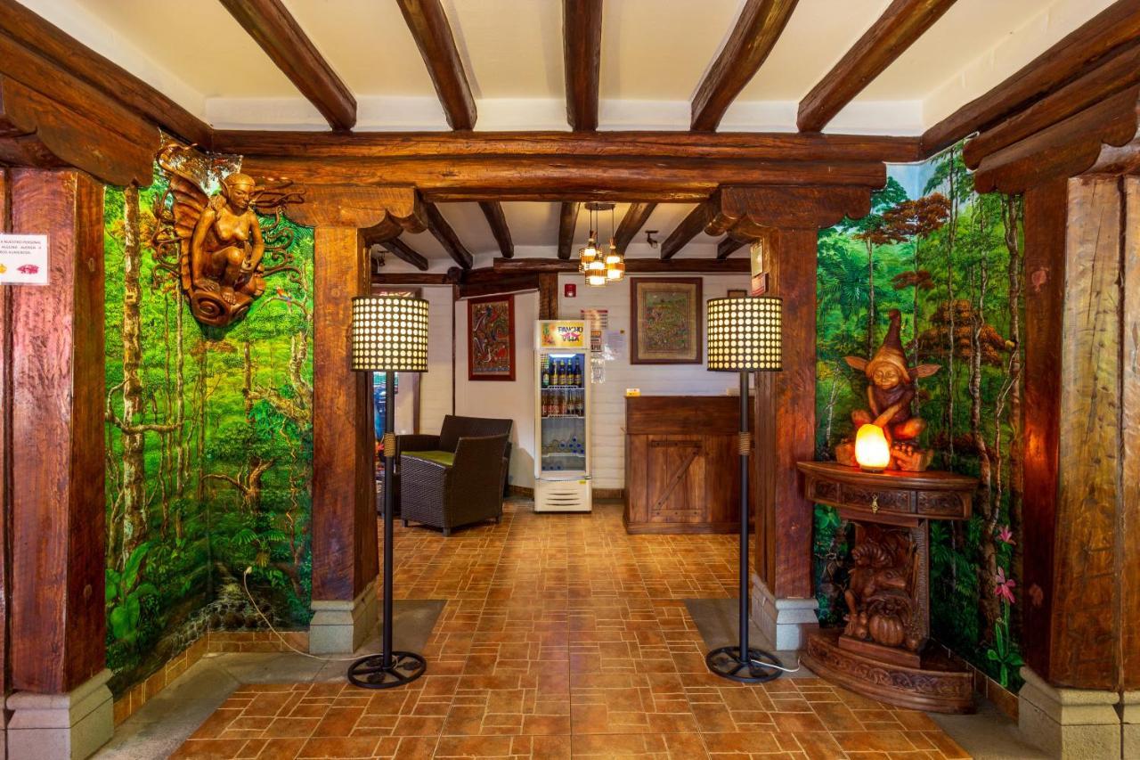 באניוס Hotel Ile מראה חיצוני תמונה
